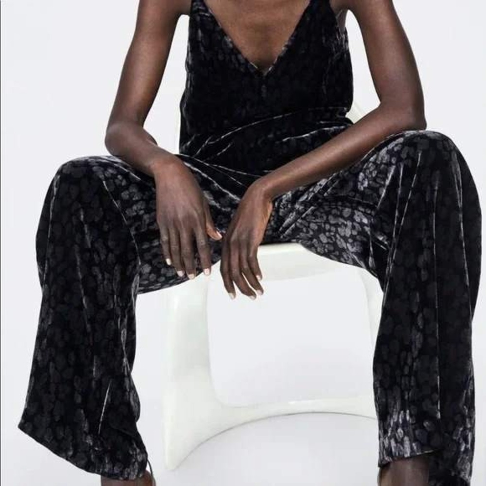 Zara Black Crushed Velvet High Rise‎ Wide Flared Leg Long Trousers Pants Size M